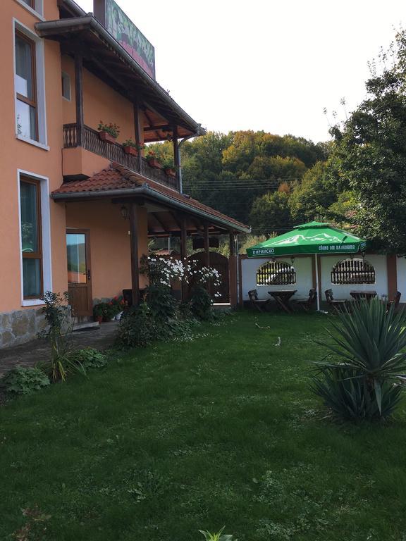 Complex Balkandzhii Apriltsi  Buitenkant foto