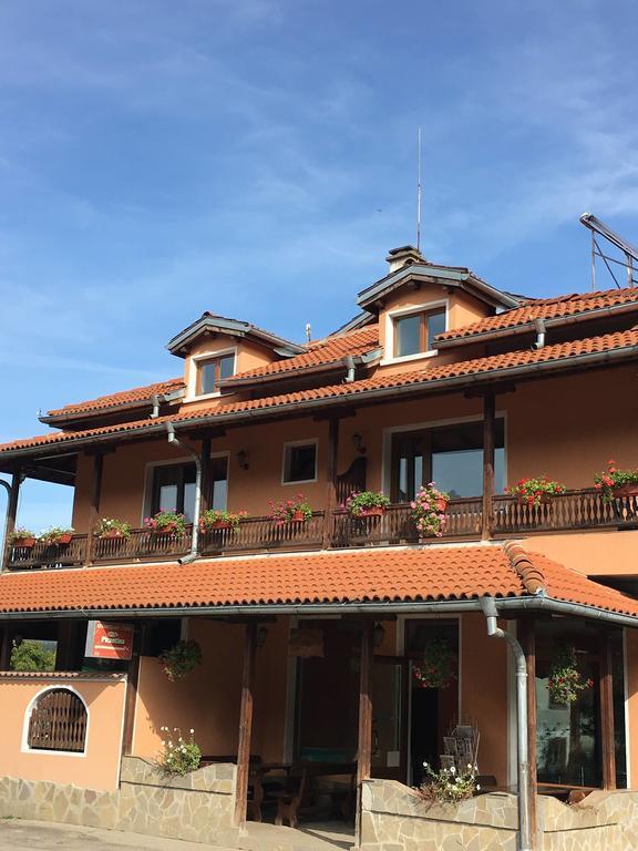 Complex Balkandzhii Apriltsi  Buitenkant foto
